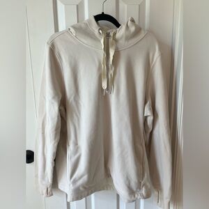 Athleta cream women’s sweatshirt XL